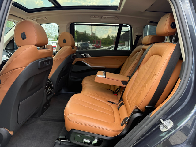 BMW X7 40i XDRIVE - автомобили, коли, обяви за нови и употребявани 8