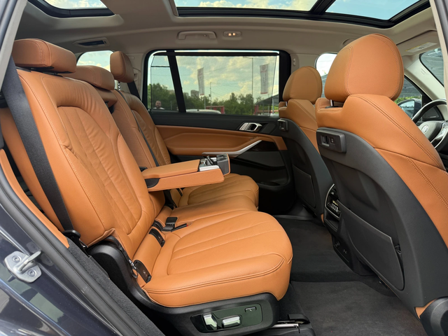 BMW X7 40i XDRIVE - автомобили, коли, обяви за нови и употребявани 9