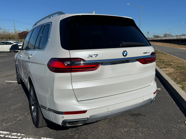 BMW X7 Mineral White Metallic - автомобили, коли, обяви за нови и употребявани 4