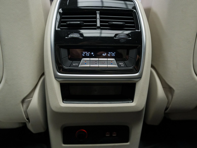 BMW X7 XDRIVE* M-PACK* H&K* 360* Pano* HUD* Подгрев* Кожа - автомобили, коли, обяви за нови и употребявани 13