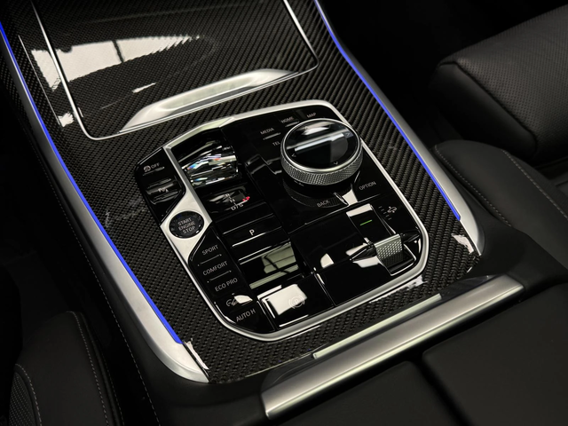 BMW X7 xDrive40i M-pack H&K* 360* Lift* Massage - автомобили, коли, обяви за нови и употребявани 13