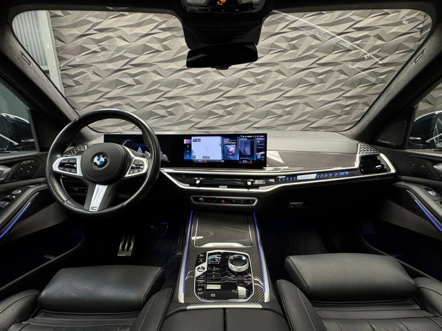 BMW X7 xDrive40i M-pack H&K* 360* Lift* Massage - автомобили, коли, обяви за нови и употребявани 4