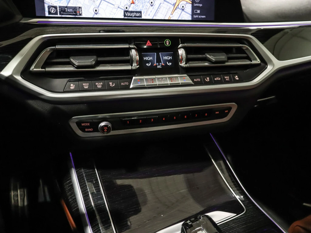 BMW X7 xDrive40i///M SWAROVSKI/ОБДУХВАНЕ/ВАУУМ/МАСАЖ/FULL - автомобили, коли, обяви за нови и употребявани 11