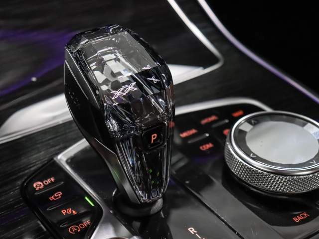 BMW X7 xDrive40i///M SWAROVSKI/ОБДУХВАНЕ/ВАУУМ/МАСАЖ/FULL - автомобили, коли, обяви за нови и употребявани 12