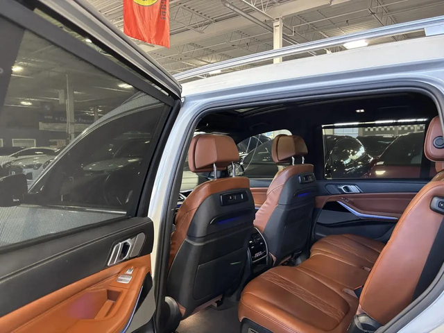 BMW X7 * INDIVIDUAL* 360CAM* DISTRONIC* PANO* - автомобили, коли, обяви за нови и употребявани 6