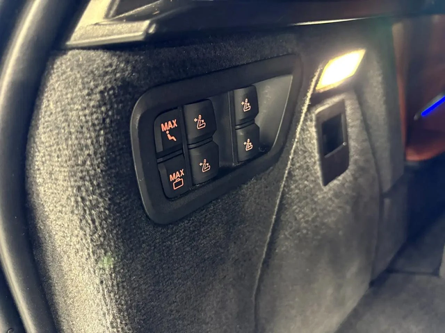 BMW X7 * INDIVIDUAL* 360CAM* DISTRONIC* PANO* - автомобили, коли, обяви за нови и употребявани 7