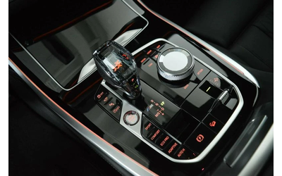 BMW X7 M50i - автомобили, коли, обяви за нови и употребявани 14