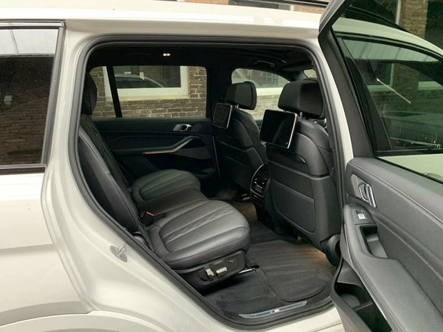 BMW X7 M50d - автомобили, коли, обяви за нови и употребявани 8