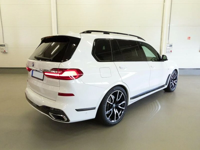 BMW X7 xDrive 30d M Sport - автомобили, коли, обяви за нови и употребявани 4