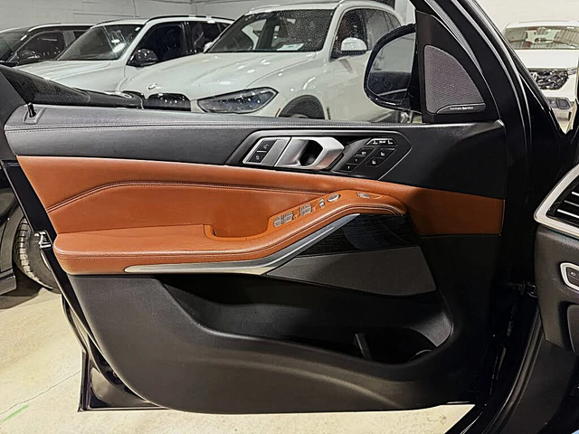 BMW X7 M-PACK| МАСАЖ| LASER| DISTRONIK| ОБДУХ| SWAROVSKI| - автомобили, коли, обяви за нови и употребявани 12