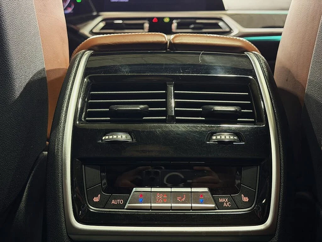 BMW X7 M-PACK| МАСАЖ| LASER| DISTRONIK| ОБДУХ| SWAROVSKI| - автомобили, коли, обяви за нови и употребявани 14