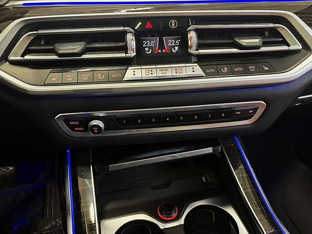 BMW X7 - автомобили, коли, обяви за нови и употребявани 10