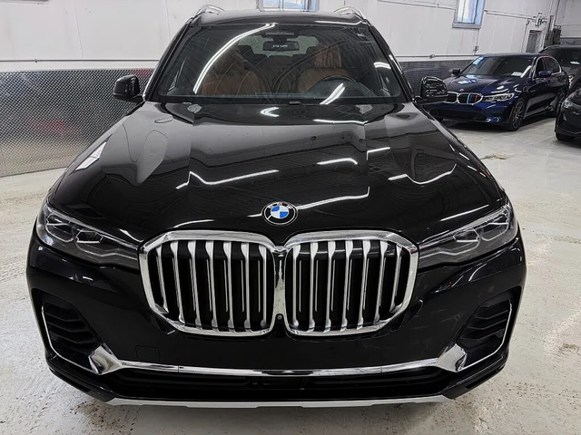 BMW X7 - автомобили, коли, обяви за нови и употребявани 1