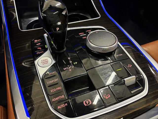 BMW X7 - автомобили, коли, обяви за нови и употребявани 9