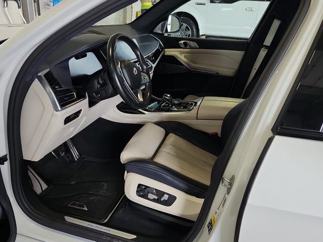 BMW X7 4.4L 8cyl AWD - автомобили, коли, обяви за нови и употребявани 4