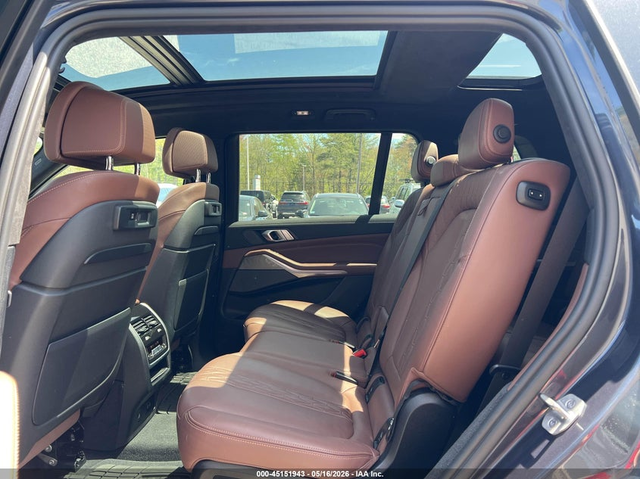 BMW X7 4.4L V-8 DI, DOHC, VVT, TURBO, 523HP All Wheel Drive - автомобили, коли, обяви за нови и употребявани 7