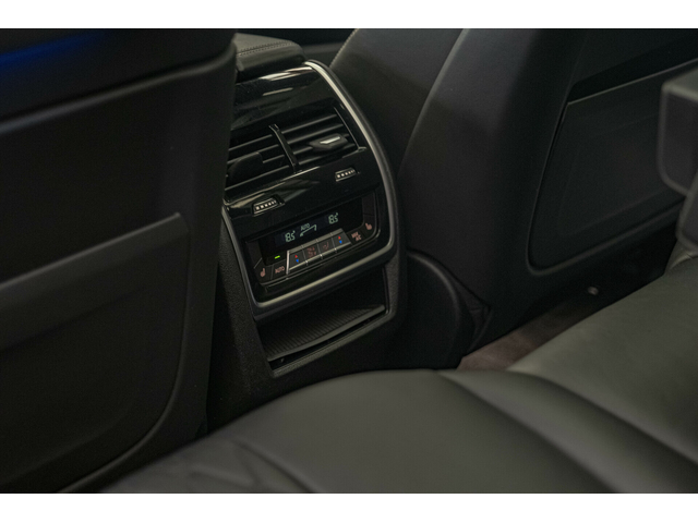 BMW X7 40i/Individual/M-Technik/Bower&Wilkins Diamond/SKY Lounge/HuD - автомобили, коли, обяви за нови и употребявани 9