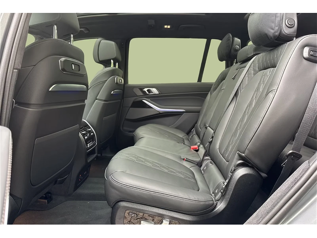 BMW X7 xDrive40d M Sport AHK - автомобили, коли, обяви за нови и употребявани 7