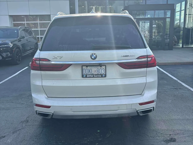 BMW X7 * xDrive40i * ПОДГРЕВИ * 360 * PANO * CARFAX - автомобили, коли, обяви за нови и употребявани 3