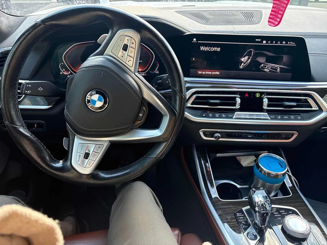 BMW X7 * xDrive40i * ПОДГРЕВИ * 360 * PANO * CARFAX - автомобили, коли, обяви за нови и употребявани 4