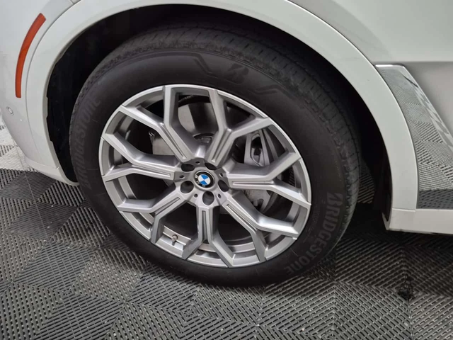 BMW X7 XDRIVE40I| SKY LOUNGE| HUD| 360| AMB| 7 MEСТА - автомобили, коли, обяви за нови и употребявани 5