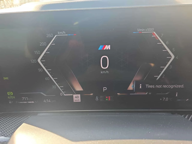 BMW X7 xDrive40i M SPORТ/COLOUR CHANGING SUNROOF/CRYSTAL - автомобили, коли, обяви за нови и употребявани 7