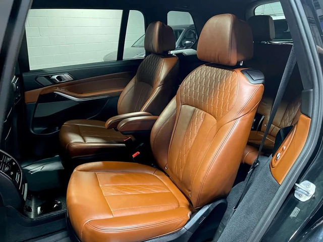 BMW X7 xDrive40i /ПАНОРАМА/360 КАМЕРИ/ОБДУХВАНЕ - автомобили, коли, обяви за нови и употребявани 10