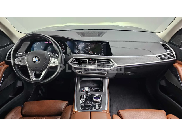BMW X7 HEAD-UP * ОДБУХВАНЕ * H/K * PANO * 360 - автомобили, коли, обяви за нови и употребявани 6