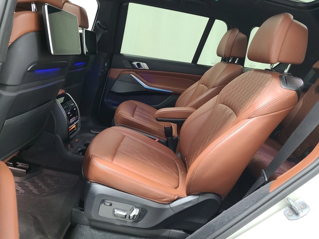 BMW X7 40I * * M SPORT * * ОБДУХВАНЕ * * 360 КАМЕРА * * - автомобили, коли, обяви за нови и употребявани 9