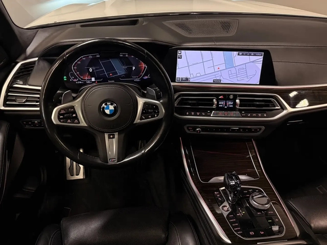 BMW X7 xDrive40i - автомобили, коли, обяви за нови и употребявани 1