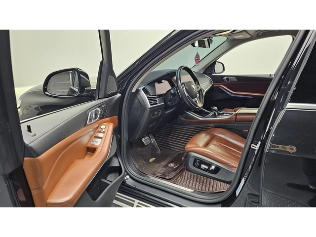 BMW X7 LASER* SOFT-CLOSE* HEAD-UP* МАСАЖ* ОБДУХ* DIS* КРА - автомобили, коли, обяви за нови и употребявани 7