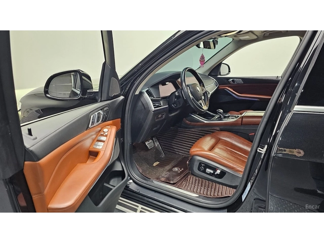 BMW X7 xDrive 40d* HUD* 360* МОНИТОРИ* КОЖА* ОБДУХВ* ПАНО - автомобили, коли, обяви за нови и употребявани 7