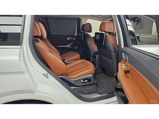 BMW X7 xDrive 40d* HUD* 360* МОНИТОРИ* КОЖА* ОБДУХВ* ПАНО - автомобили, коли, обяви за нови и употребявани 9