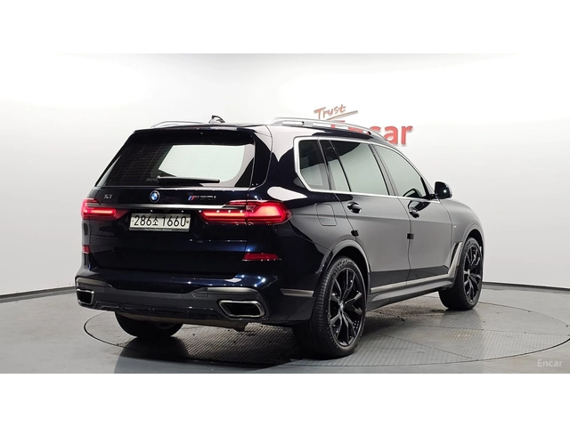 BMW X7 M50i* HUD* 360* МОНИТОРИ* ПАНО* КОЖА* ОБДУХВ - автомобили, коли, обяви за нови и употребявани 1