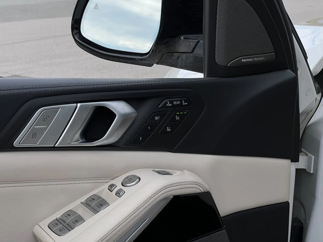 BMW X7 40i* M SPORT* LASER* HEAD UP* МАСАЖ* ОБДУХ* 360 - автомобили, коли, обяви за нови и употребявани 11