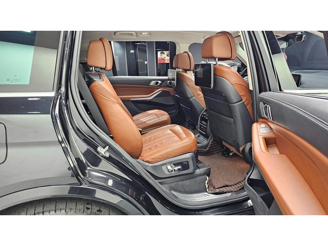 BMW X7 xDrive 40d Design Pure Excellence - автомобили, коли, обяви за нови и употребявани 10