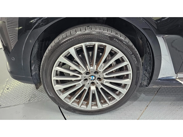 BMW X7 xDrive 40d Design Pure Excellence - автомобили, коли, обяви за нови и употребявани 4
