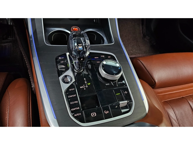 BMW X7 xDrive 40d Design Pure Excellence - автомобили, коли, обяви за нови и употребявани 9