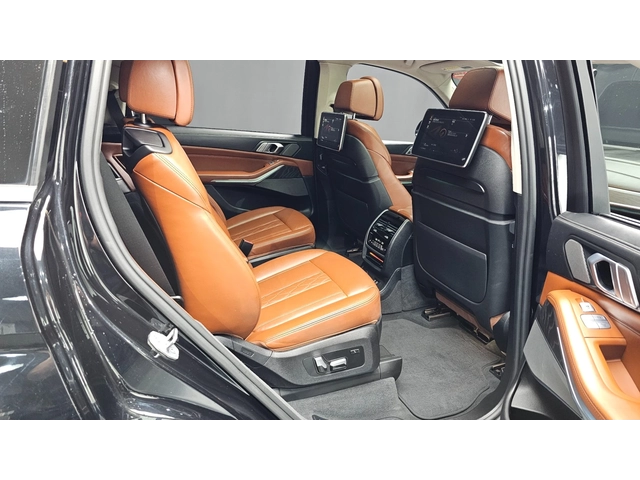BMW X7 xDrive 40i Design Pure Excellence - автомобили, коли, обяви за нови и употребявани 10