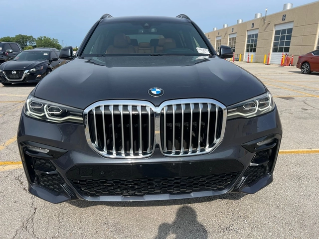 BMW X7 M-PK* 7 PASS* 5-ZONE CLIM* M-BRAKES* PANO - автомобили, коли, обяви за нови и употребявани 0