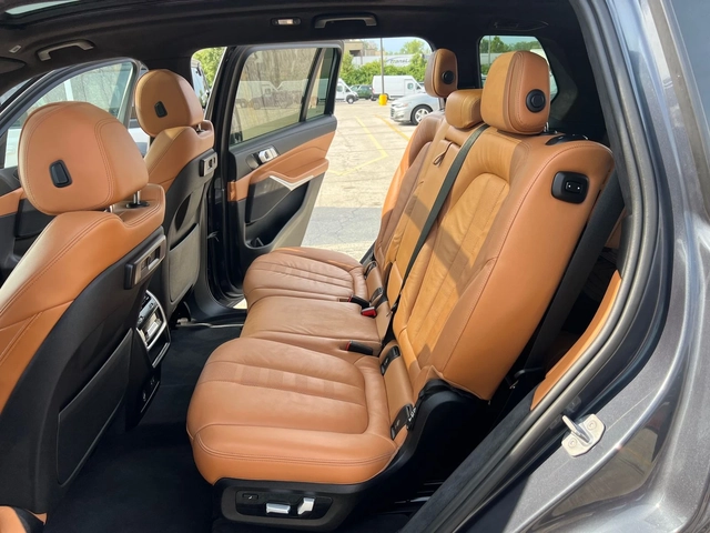 BMW X7 M-PK* 7 PASS* 5-ZONE CLIM* M-BRAKES* PANO - автомобили, коли, обяви за нови и употребявани 11