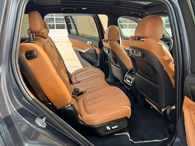 BMW X7 M-PK* 7 PASS* 5-ZONE CLIM* M-BRAKES* PANO - автомобили, коли, обяви за нови и употребявани 12