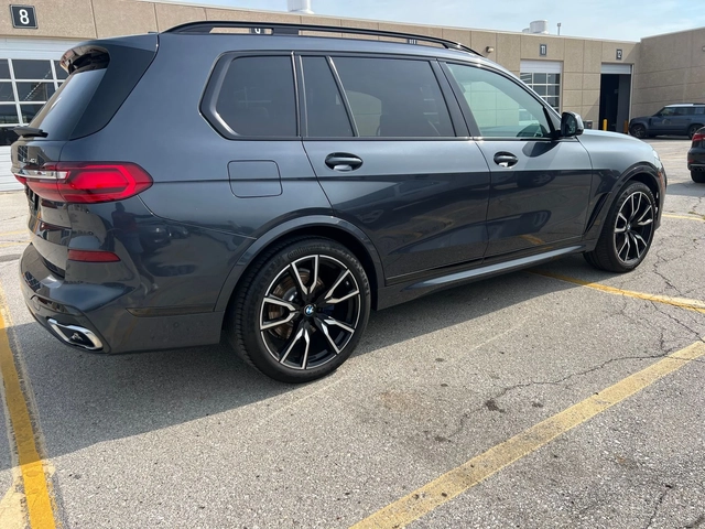 BMW X7 M-PK* 7 PASS* 5-ZONE CLIM* M-BRAKES* PANO - автомобили, коли, обяви за нови и употребявани 3