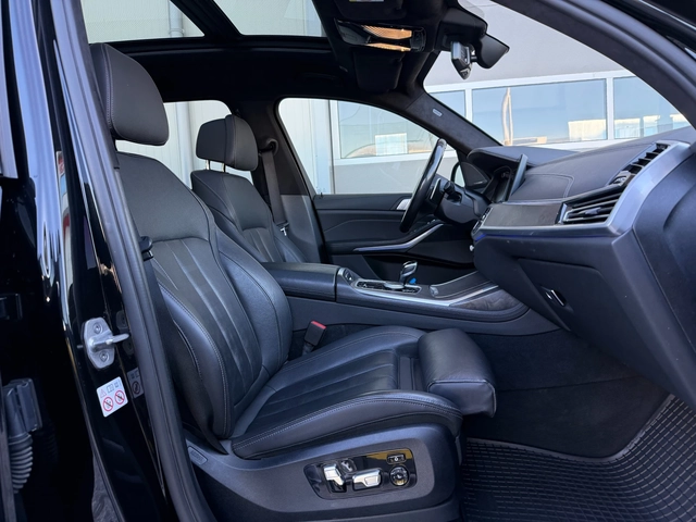 BMW X7 xDrive 40d M-Pack Реален пробег - автомобили, коли, обяви за нови и употребявани 11
