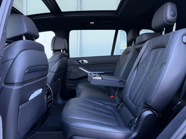 BMW X7 xDrive 40d M-Pack Реален пробег - автомобили, коли, обяви за нови и употребявани 12