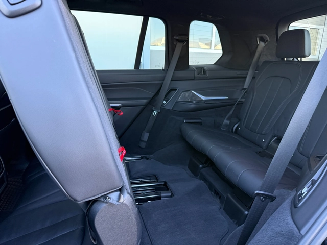 BMW X7 xDrive 40d M-Pack Реален пробег - автомобили, коли, обяви за нови и употребявани 13