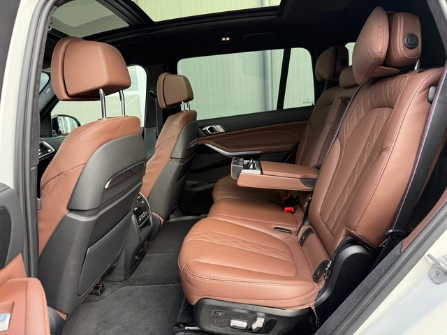 BMW X7 xDrive40i - автомобили, коли, обяви за нови и употребявани 12