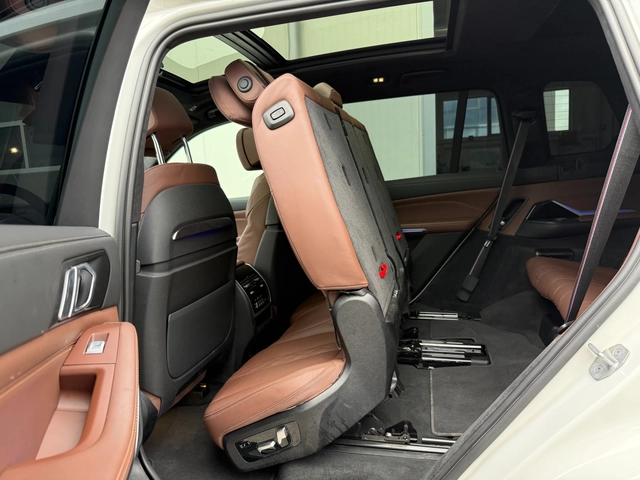 BMW X7 xDrive40i - автомобили, коли, обяви за нови и употребявани 13