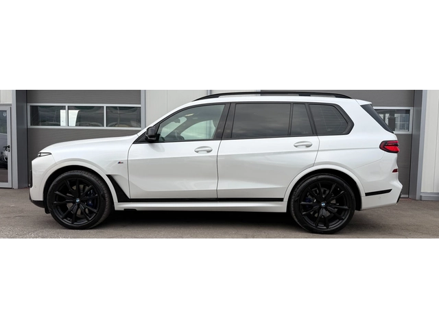 BMW X7 xDrive40i - автомобили, коли, обяви за нови и употребявани 1