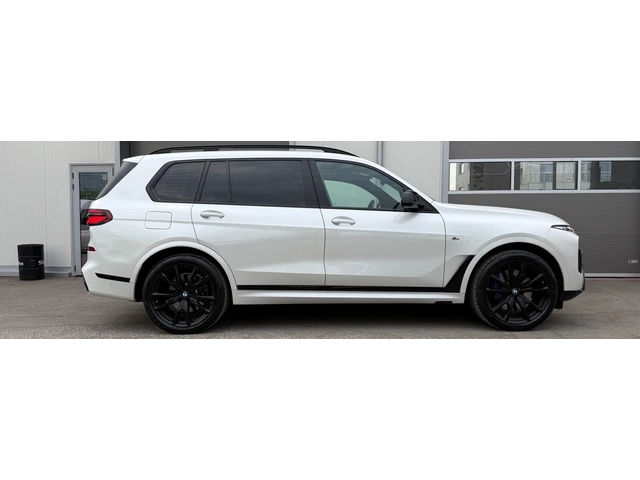 BMW X7 xDrive40i - автомобили, коли, обяви за нови и употребявани 5